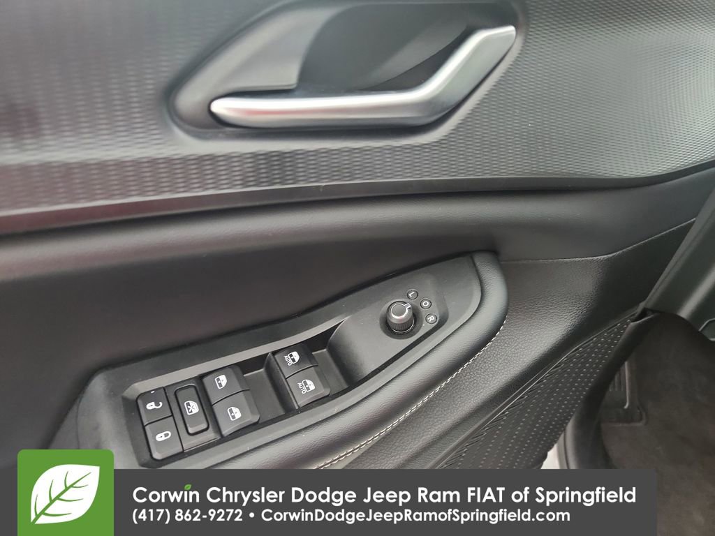 Used 2024 Jeep Grand Cherokee Altitude image 21