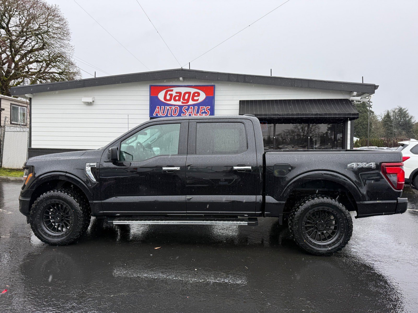 Used 2025 Ford F150 XLT w/ Equipment Group 301A Standard image 4