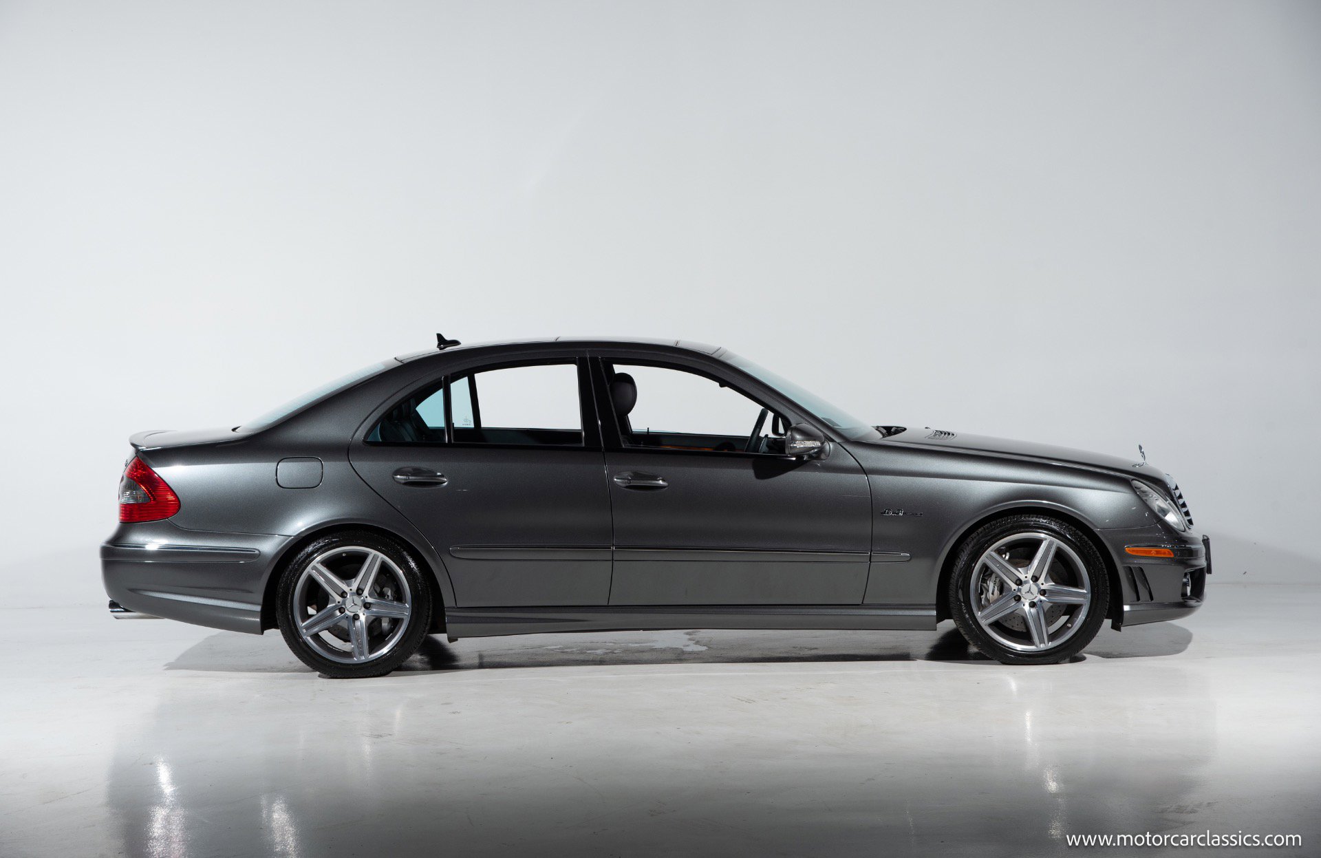 Used 2009 Mercedes-Benz E 63 AMG Sedan image 10