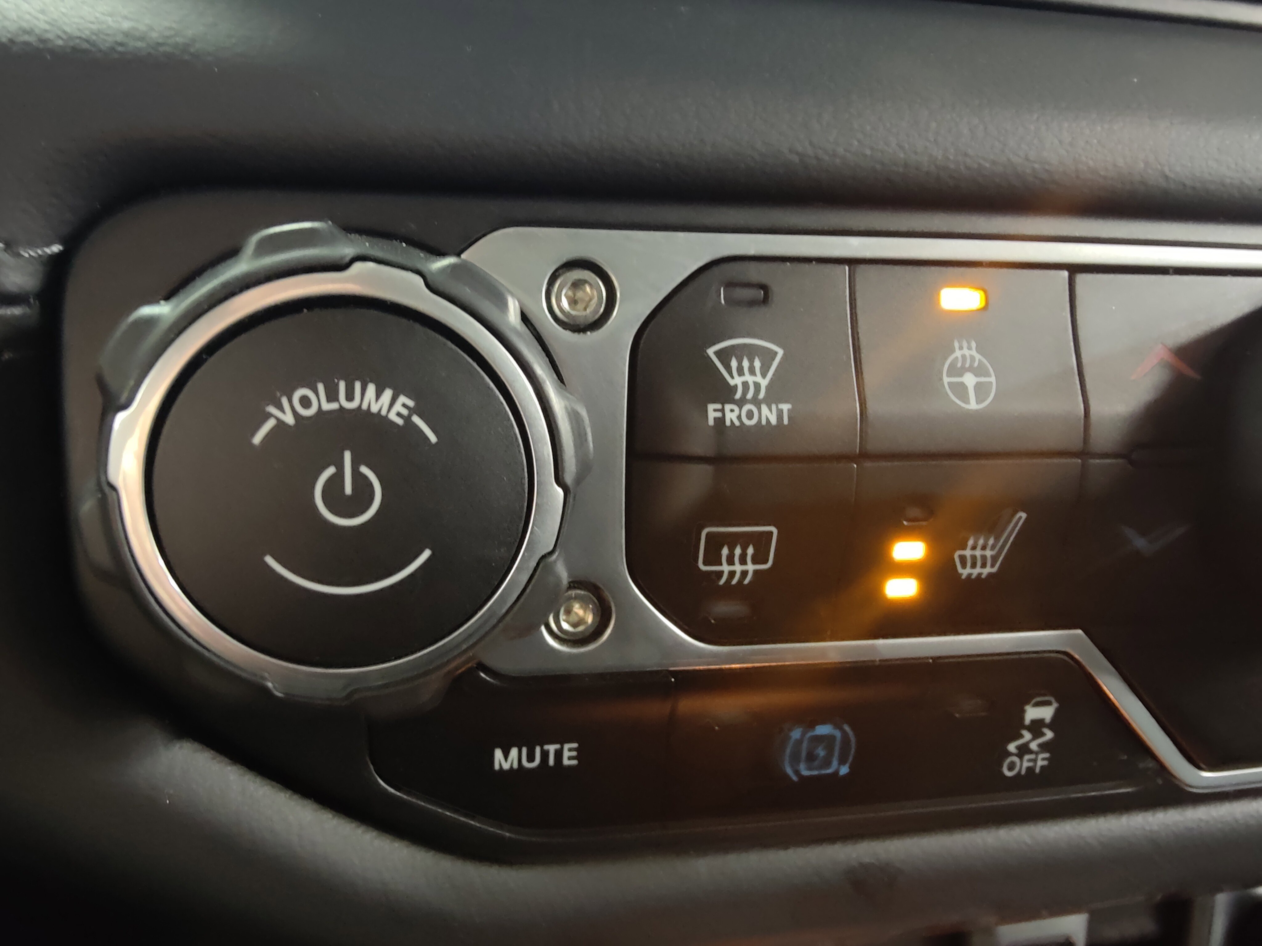 Used 2025 Jeep Wrangler Unlimited Rubicon 4xe w/ Convenience Group image 7