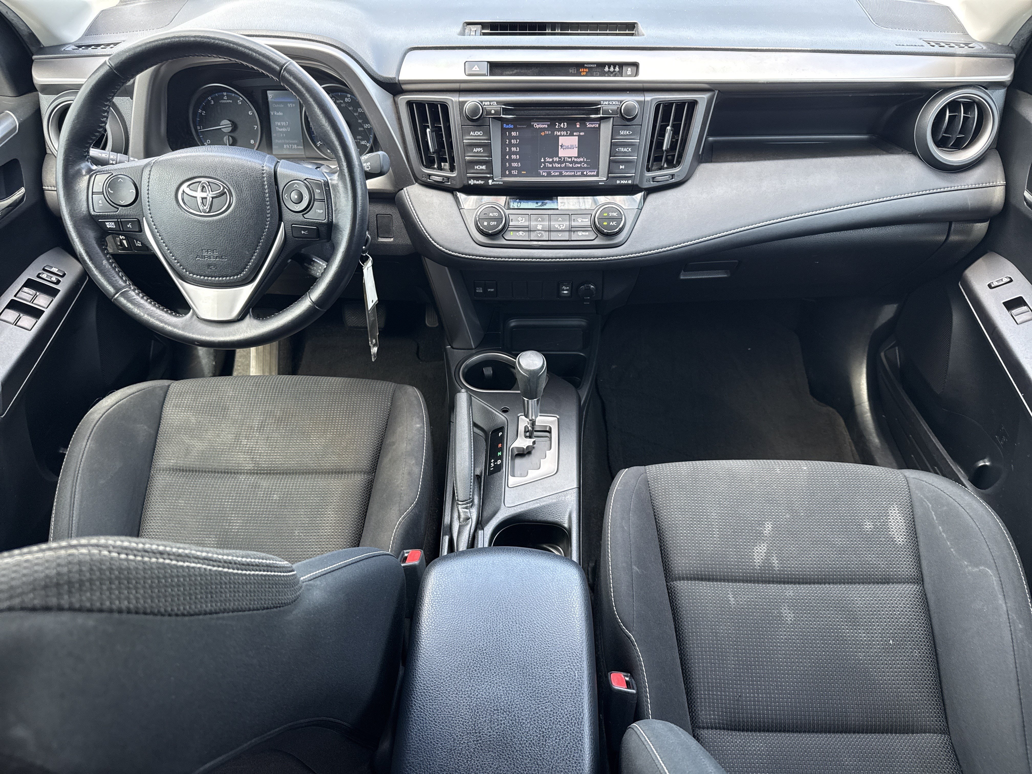 Used 2017 Toyota RAV4 XLE FWD image 28