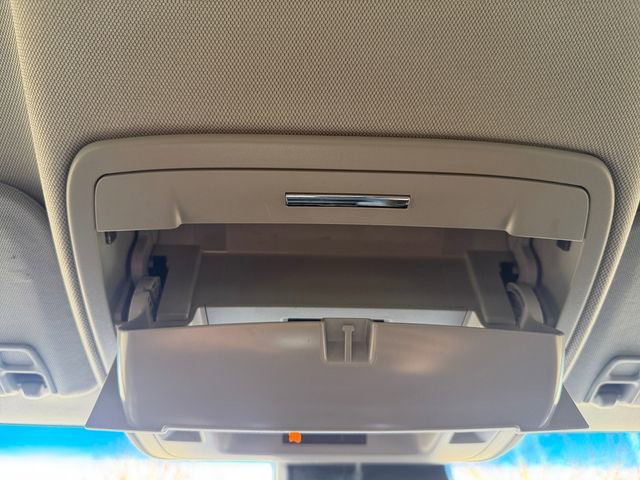 Used 2020 Chevrolet Suburban LT w/ RST Edition image 31