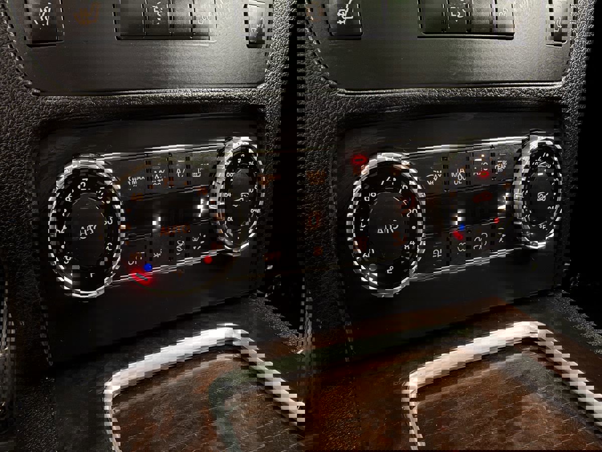 Used 2014 Mercedes-Benz GLK 350 4MATIC Premium image 18