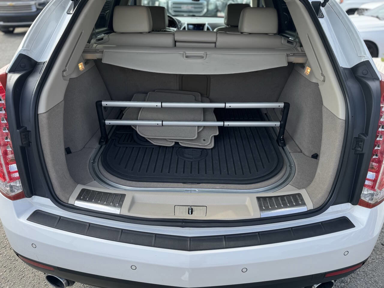 Used 2014 Cadillac SRX Luxury w/ Driver Awareness Package image 19