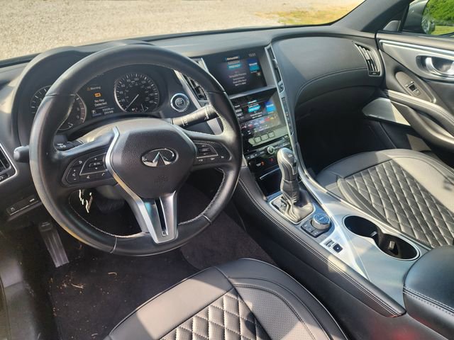Used 2020 INFINITI Q60 3.0t Luxe RWD image 5