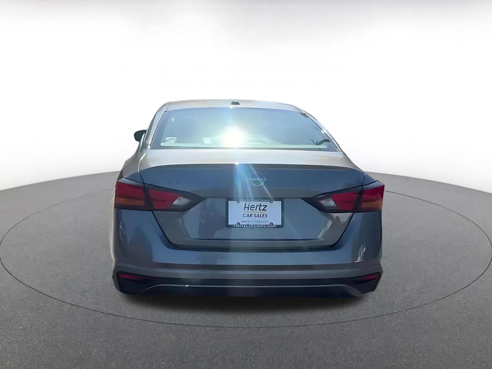 Used 2025 Nissan Altima 2.5 SV FWD image 12