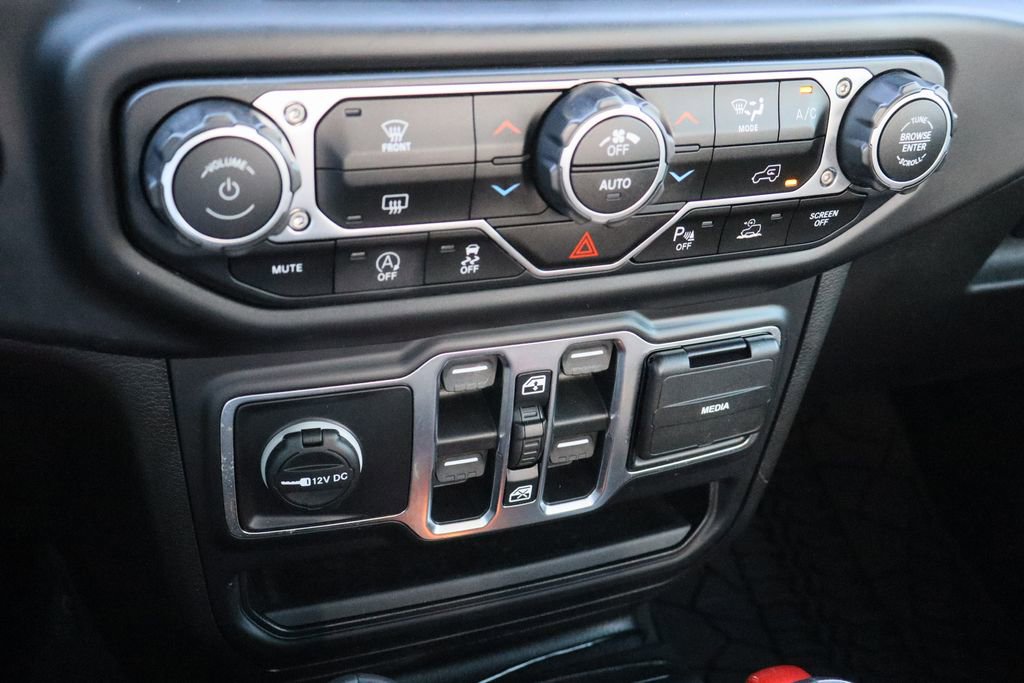Used 2020 Jeep Gladiator Overland AWD/4WD image 18