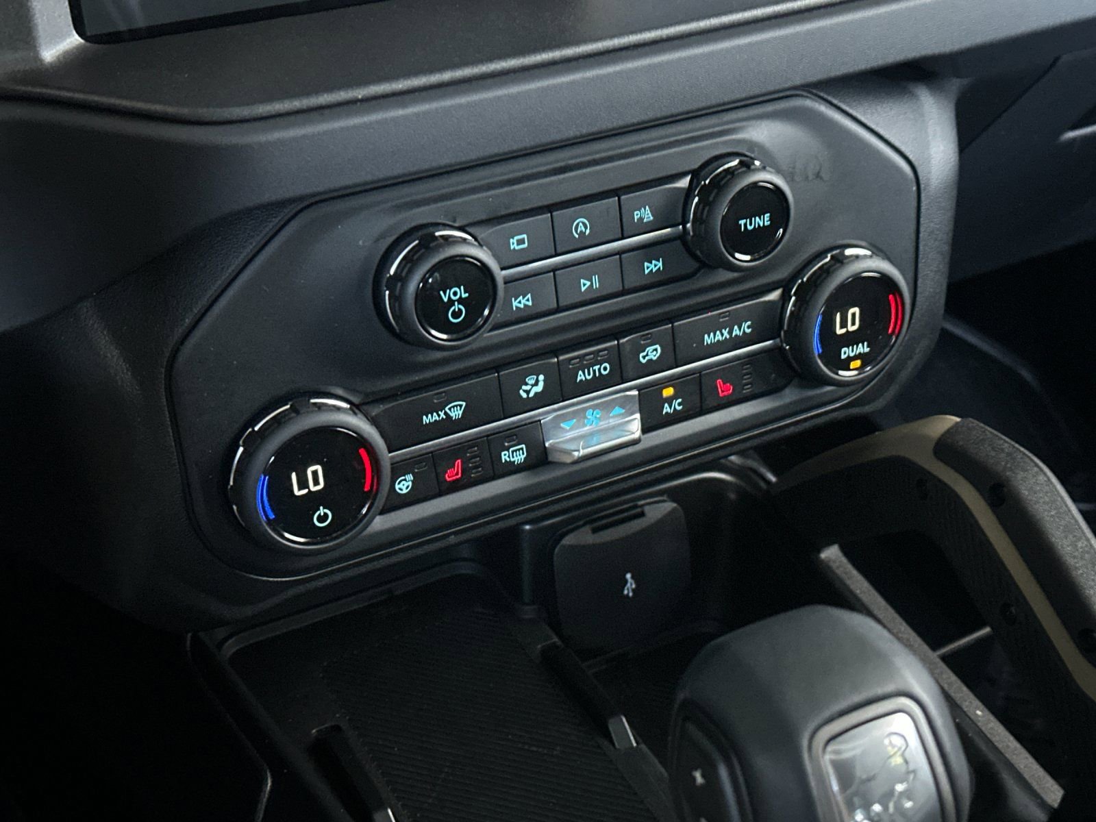 Used 2025 Ford Bronco Badlands AWD/4WD image 20