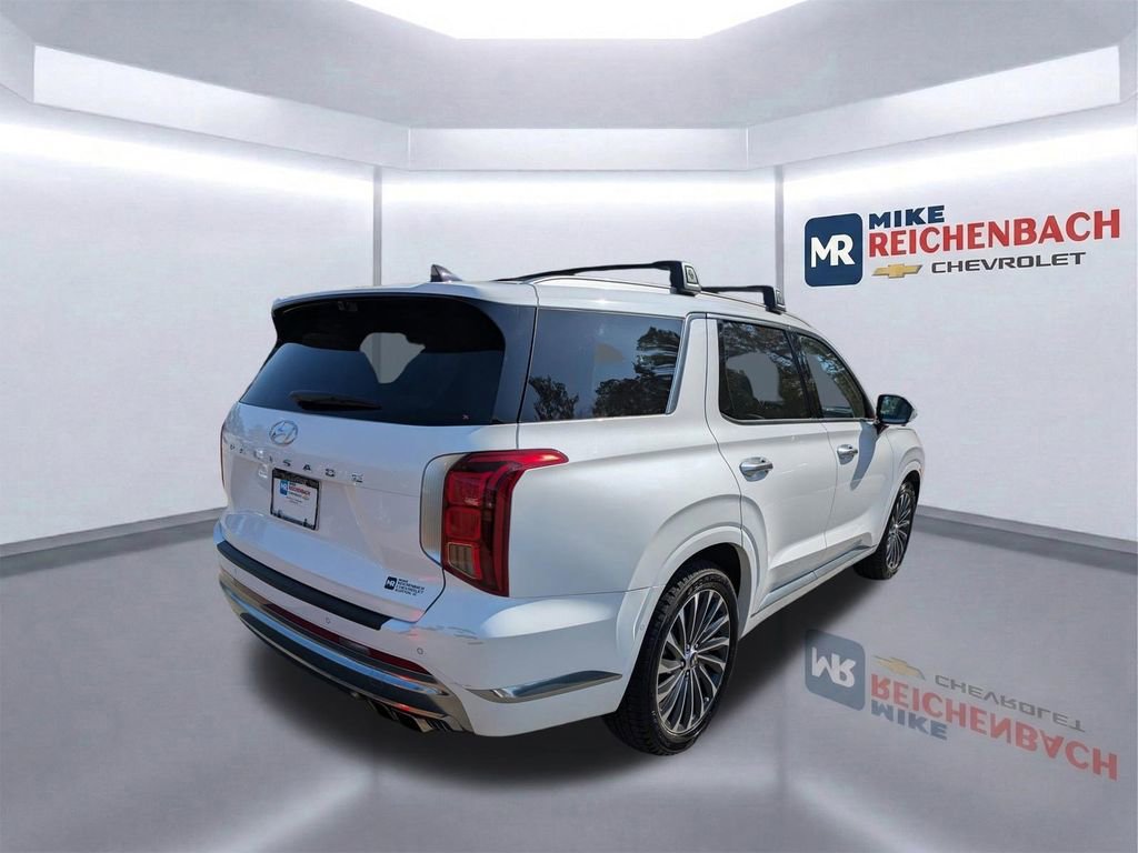 Used 2023 Hyundai Palisade Calligraphy image 4
