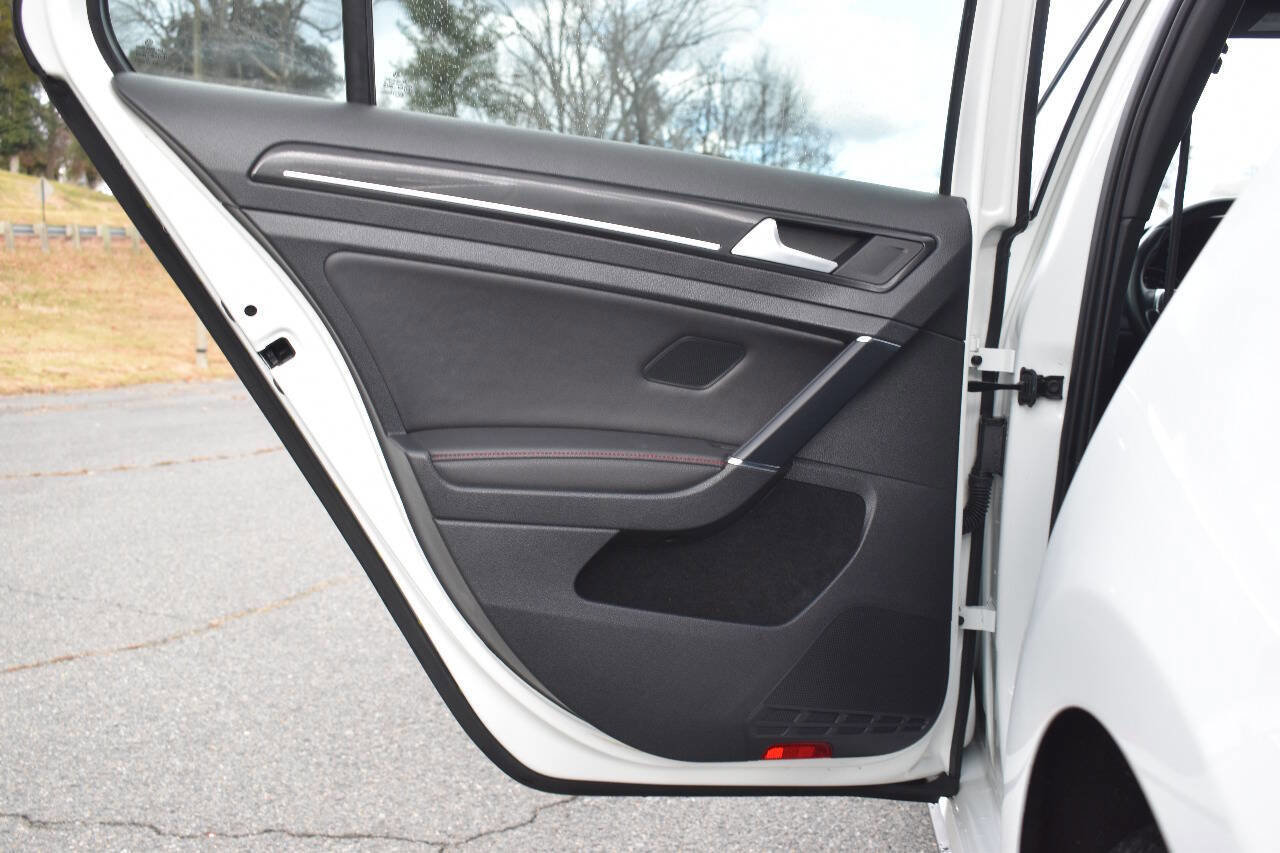 Used 2015 Volkswagen GTI Autobahn w/ Lighting Package (SEL) image 10