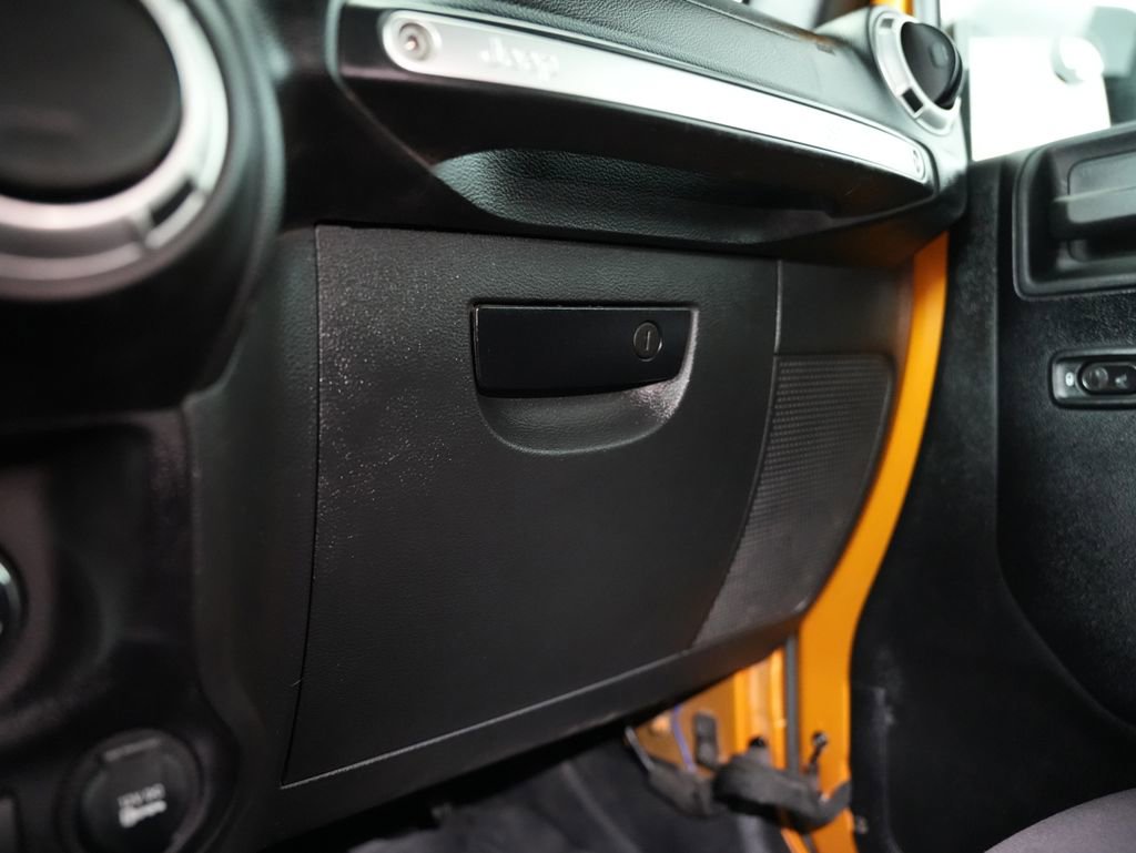 Used 2014 Jeep Wrangler Rubicon w/ Power Convenience Group AWD/4WD image 36