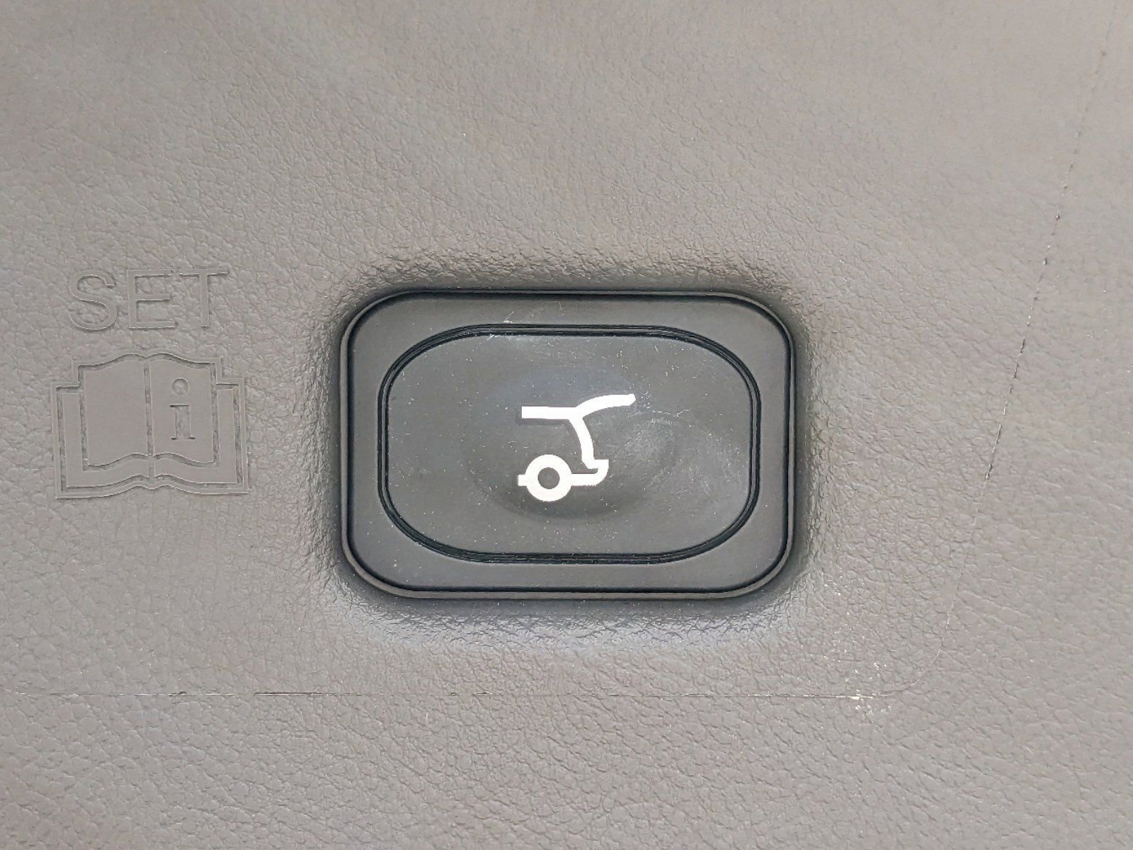 Certified 2023 Lincoln Nautilus Reserve w/ Equipment Group 202A image 15