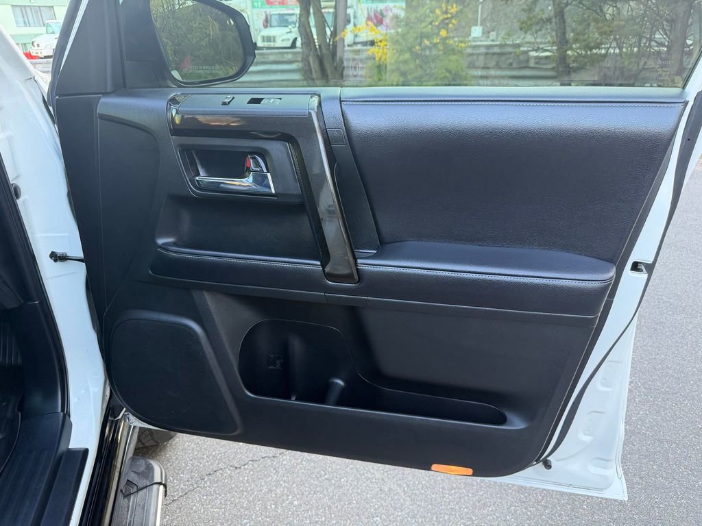Used 2019 Toyota 4Runner Limited AWD/4WD image 34