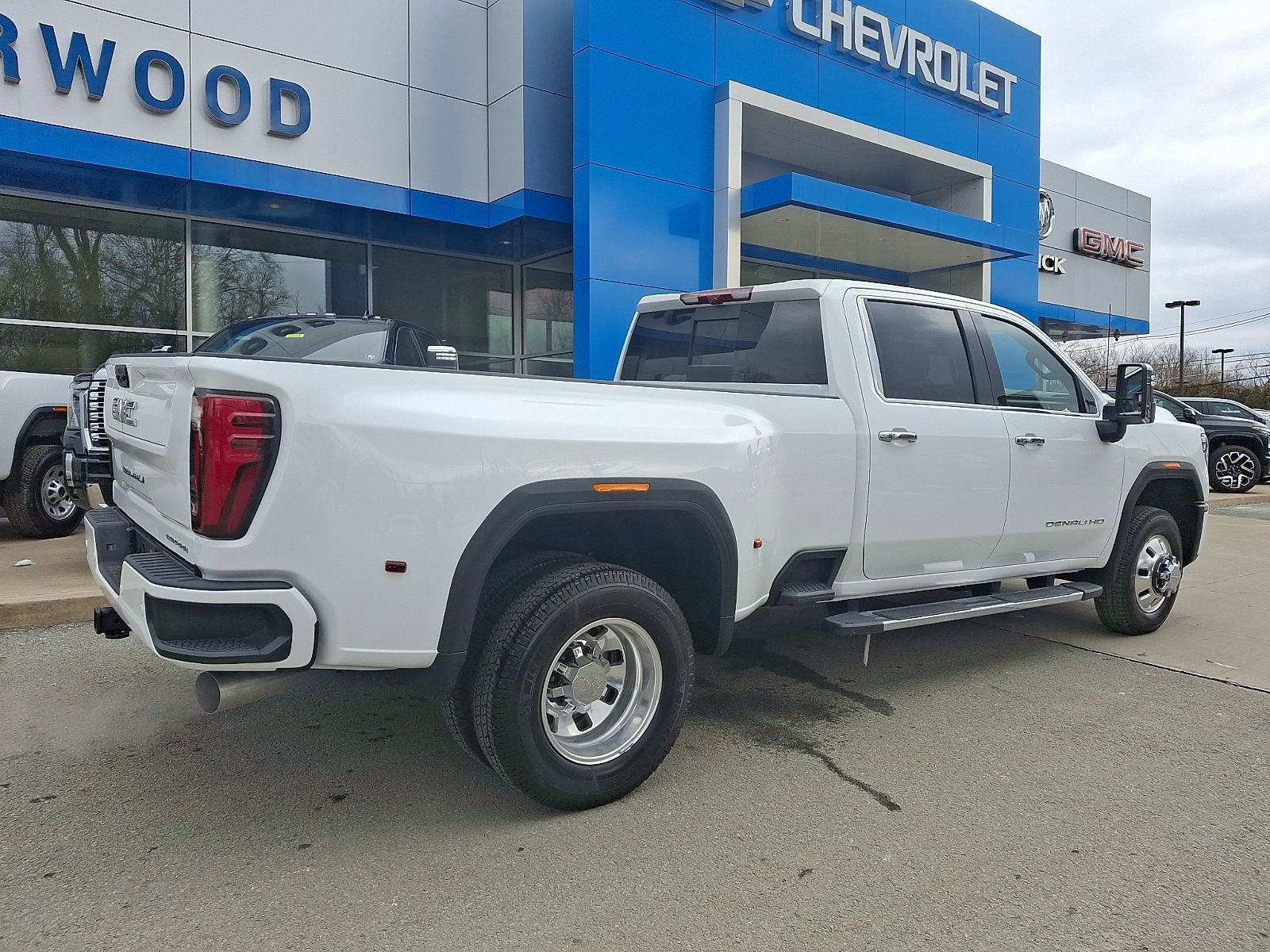 New 2026 GMC Sierra 3500 Denali w/ Denali Reserve Package image 6