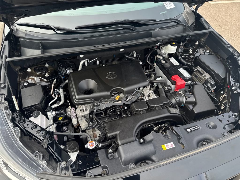 Used 2021 Toyota RAV4 XLE AWD/4WD image 43