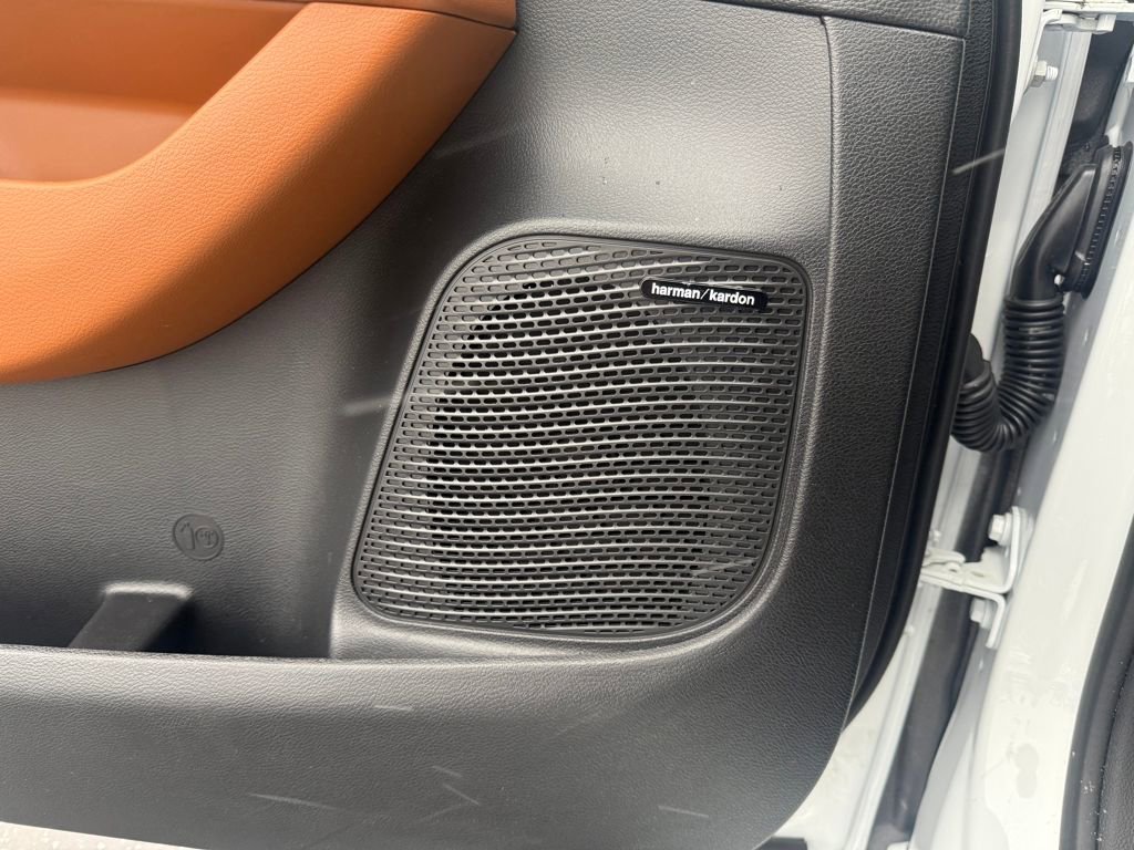 Used 2024 Chrysler Pacifica Pinnacle image 17