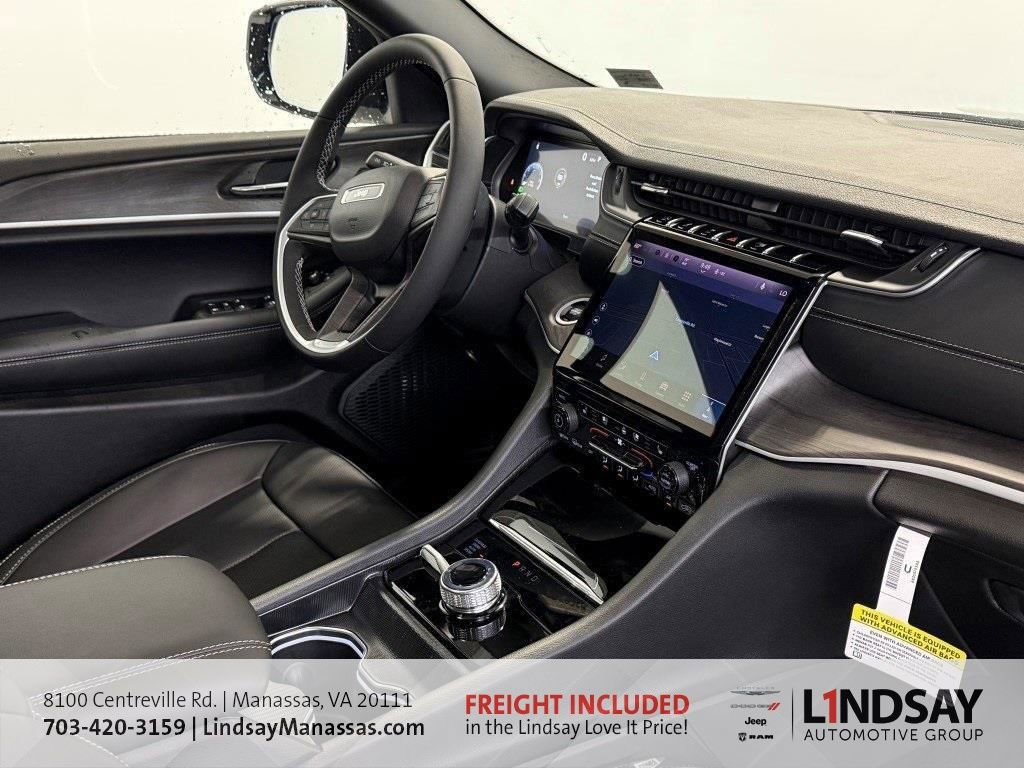 New 2025 Jeep Grand Cherokee Limited w/ Luxury Tech Group II image 11