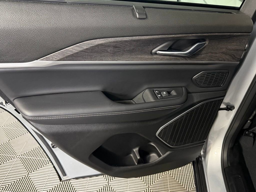 Used 2024 Jeep Grand Cherokee Limited 4xe w/ Luxury Tech Group II image 28