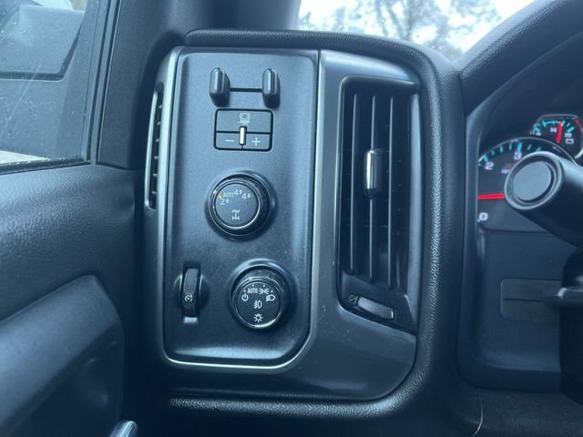 Used 2018 Chevrolet Silverado 1500 LT w/ All Star Edition image 16