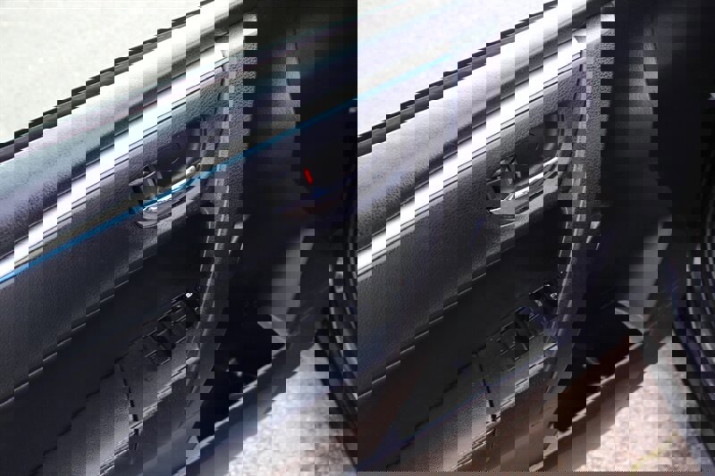 Used 2015 Toyota Corolla S Premium FWD image 11