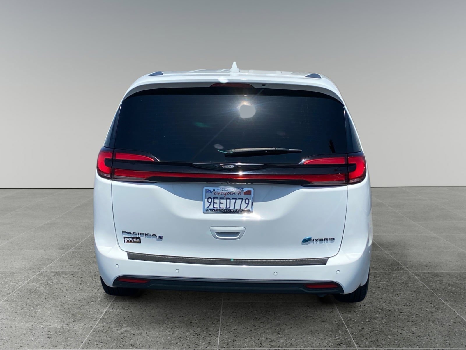 Used 2022 Chrysler Pacifica Touring-L w/ Uconnect Theater Family Group FWD image 4