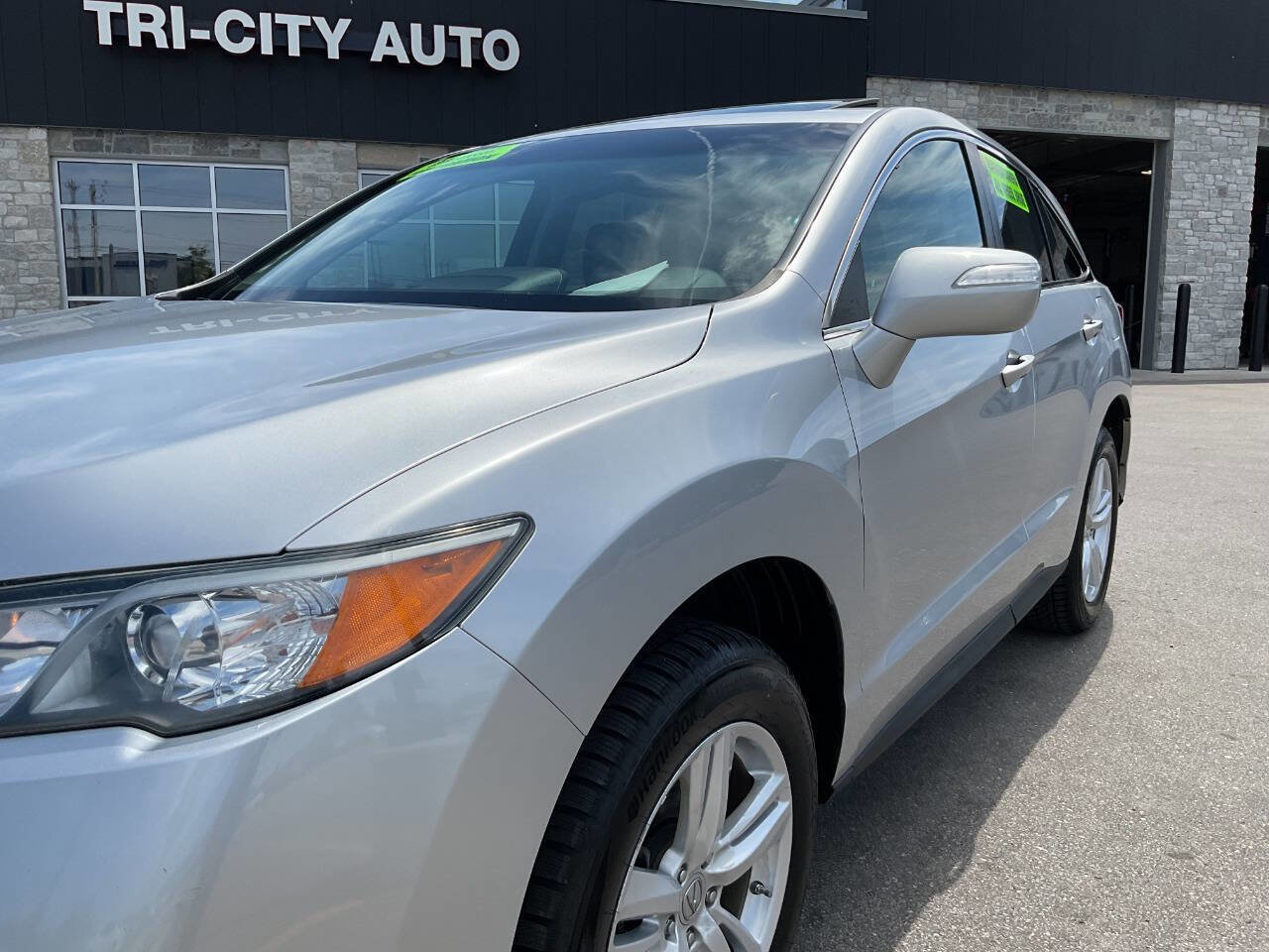 Used 2015 Acura RDX AWD w/ Technology Package image 2