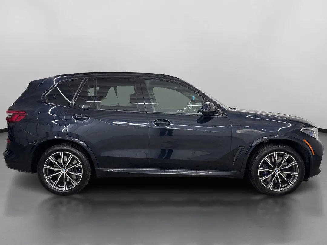 Used 2020 BMW X5 M50i w/ Executive Package image 11