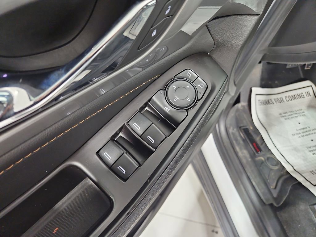 Used 2020 Chevrolet Traverse LS image 12