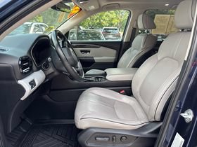 Used 2023 Honda Pilot Elite image 9