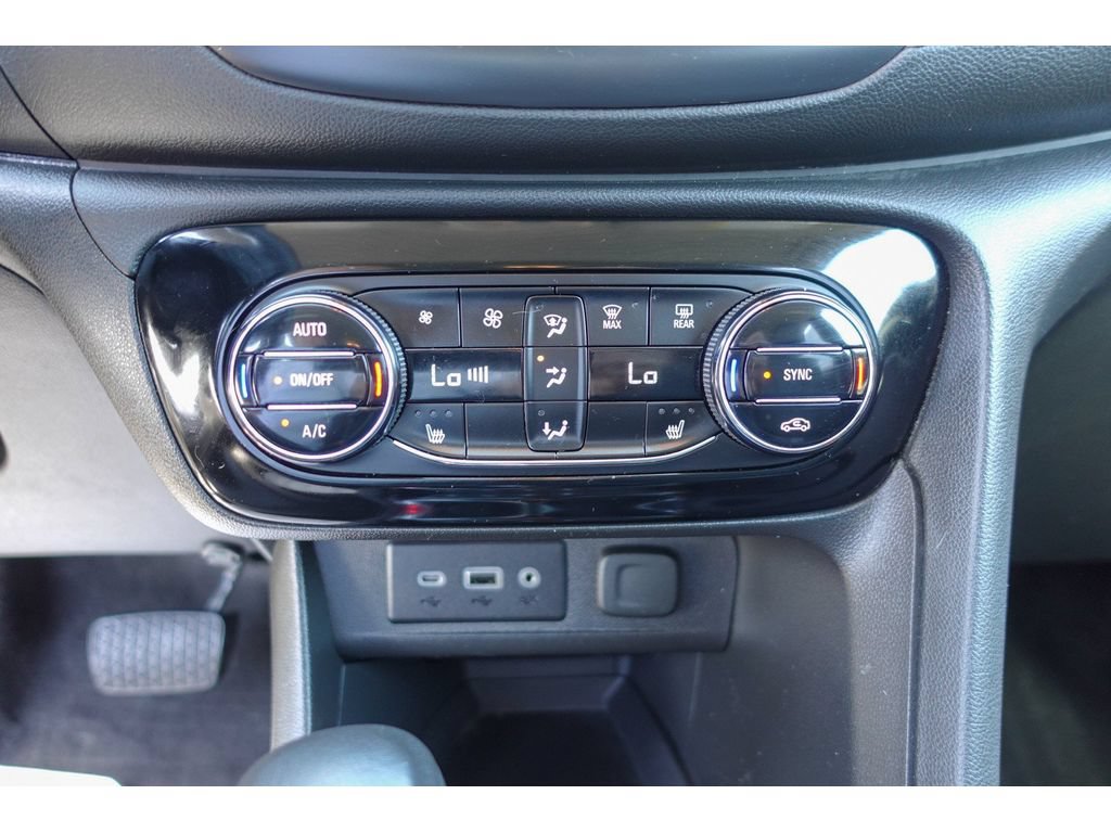Used 2022 Buick Encore GX Select AWD/4WD image 19