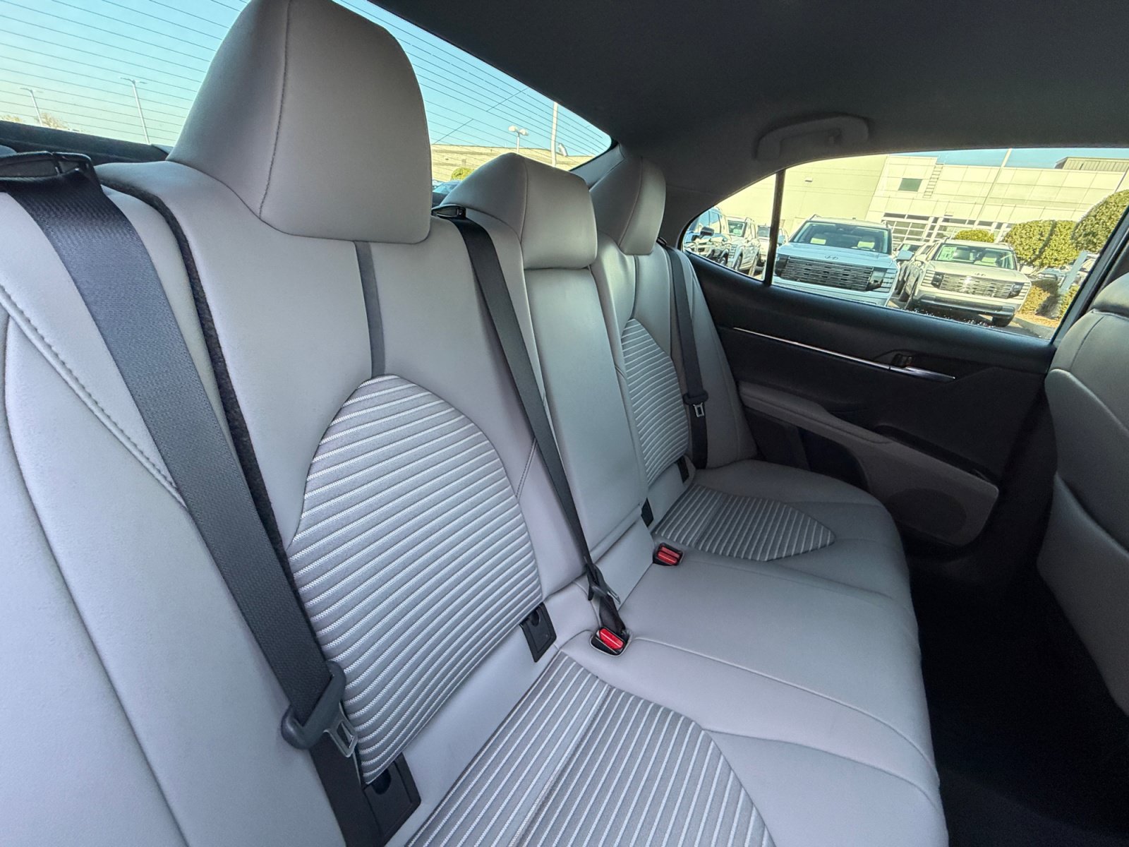Used 2023 Toyota Camry SE w/ Audio Upgrade Package FWD image 18