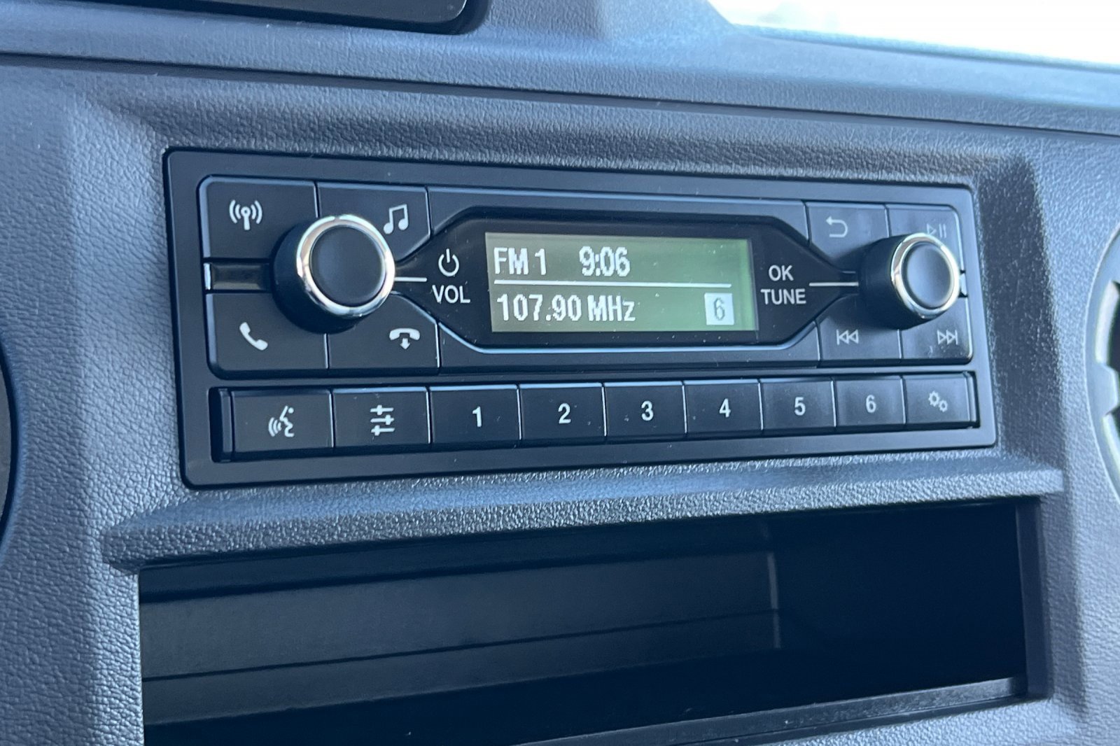 Used 2023 Ford E-350 and Econoline 350 Super Duty w/ Driver's Safety Package image 18