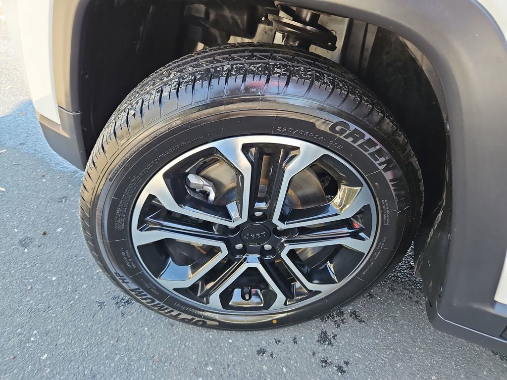 Used 2024 Jeep Compass Limited image 31