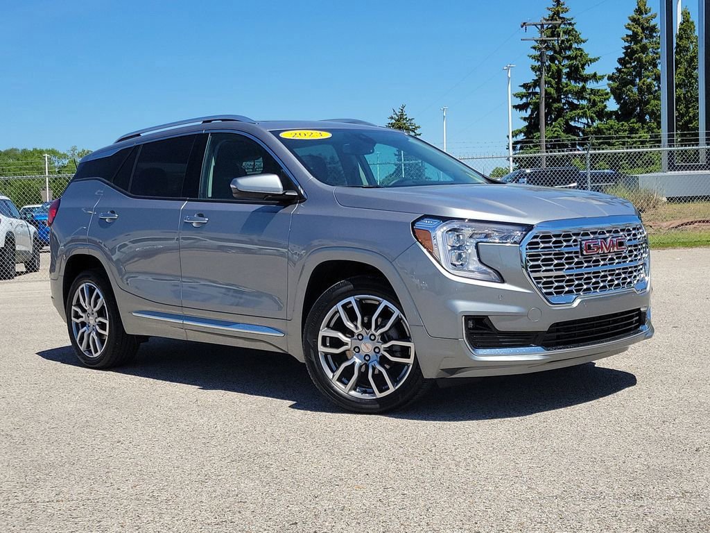 Used 2023 GMC Terrain Denali AWD/4WD image 1