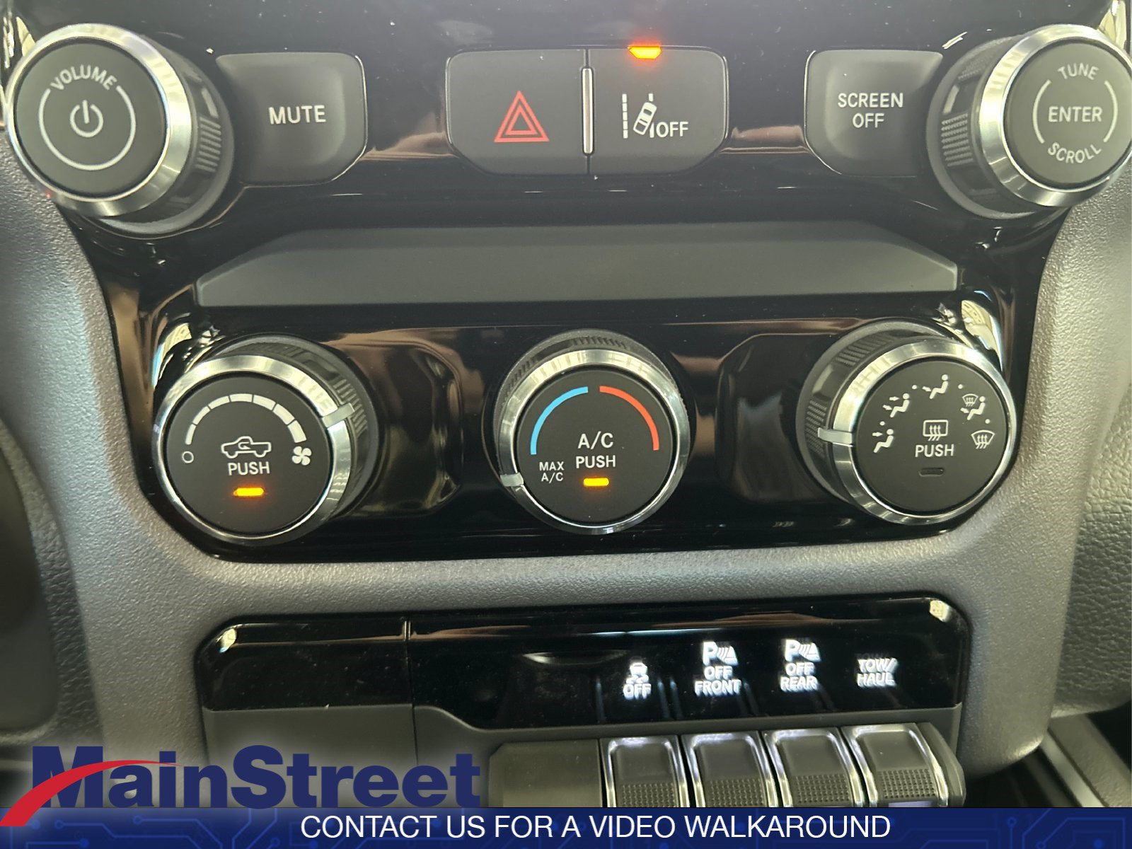 Used 2026 RAM 1500 Express AWD/4WD image 28