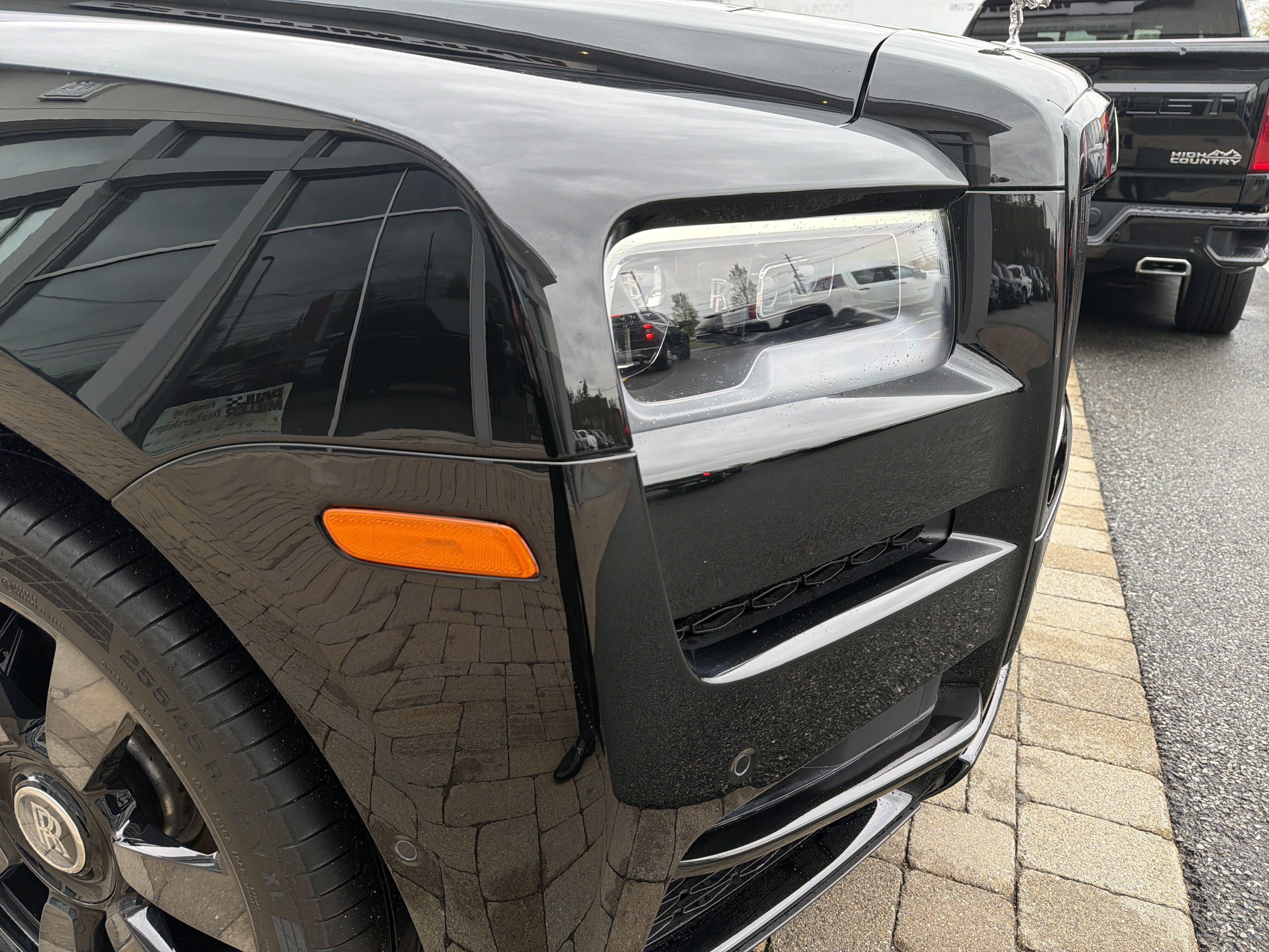 Certified 2023 Rolls-Royce Cullinan w/ Cullinan Package AWD/4WD image 38