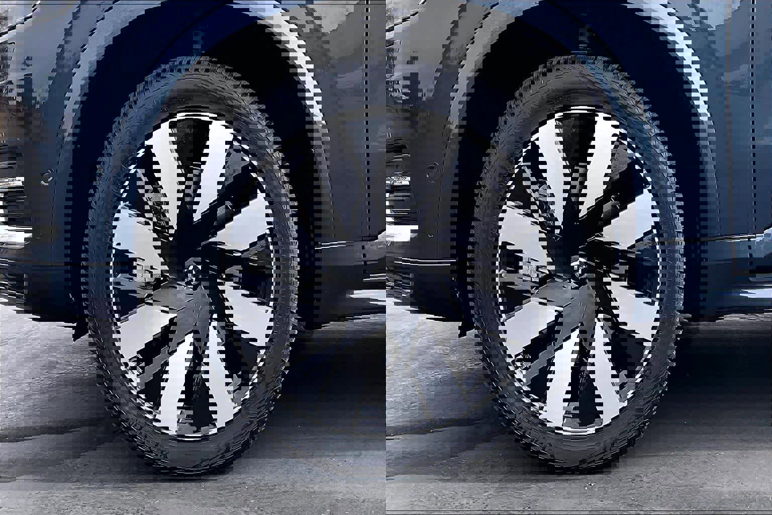 Used 2023 Volvo XC90 T8 Ultimate w/ Protection Package Premier image 12