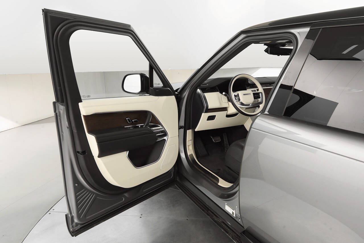 Used 2023 Land Rover Range Rover SE AWD/4WD image 10
