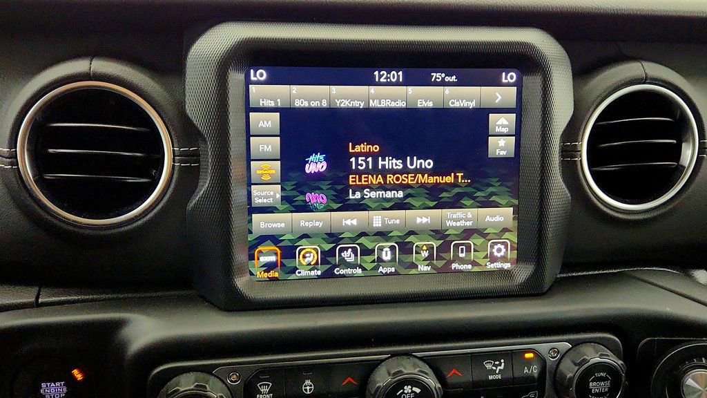 Used 2023 Jeep Wrangler Unlimited Sahara w/ Cold Weather Group AWD/4WD image 18