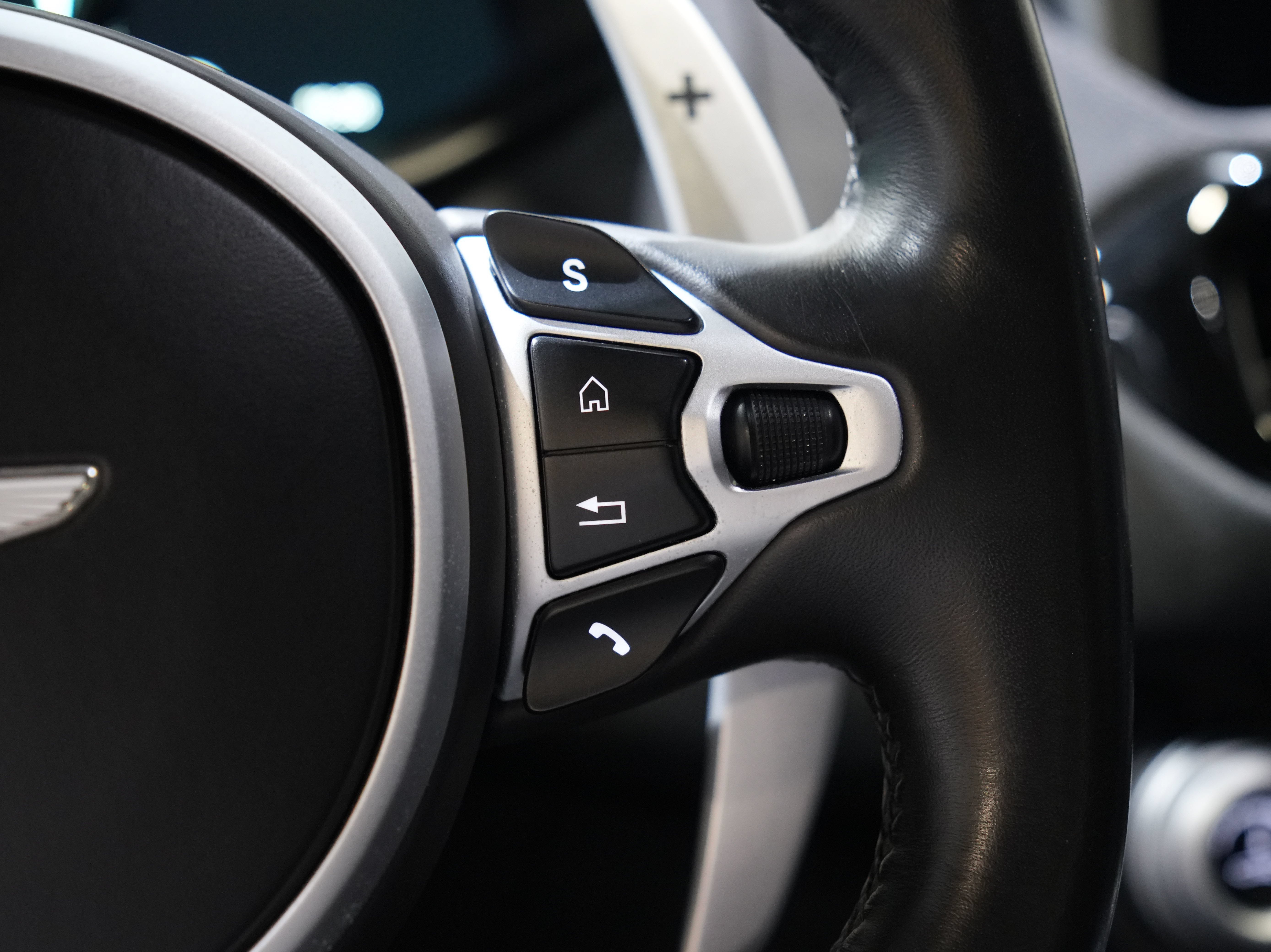 Used 2020 Aston Martin V8 Vantage Coupe RWD image 34