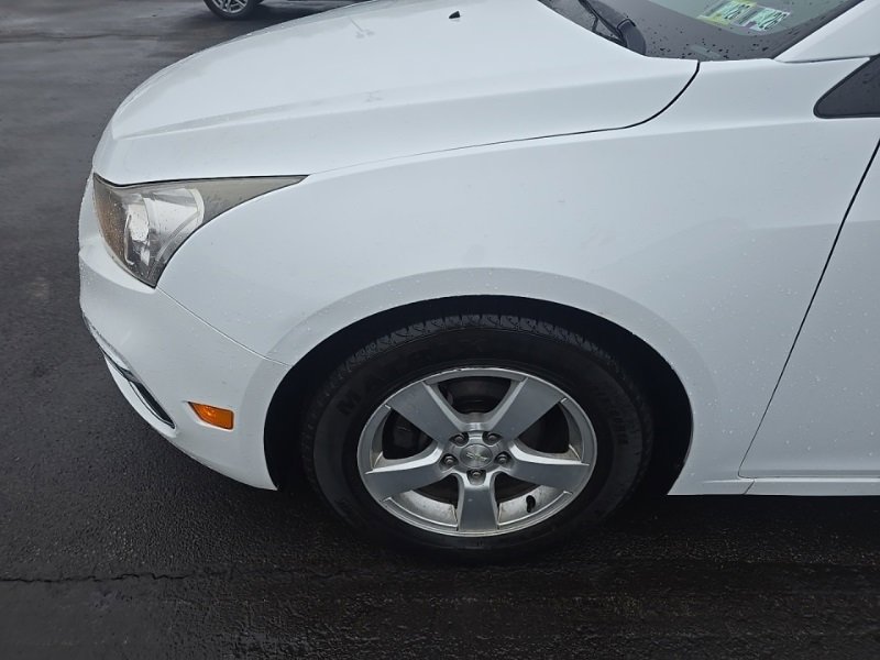 Used 2016 Chevrolet Cruze LT w/ Technology Package image 9