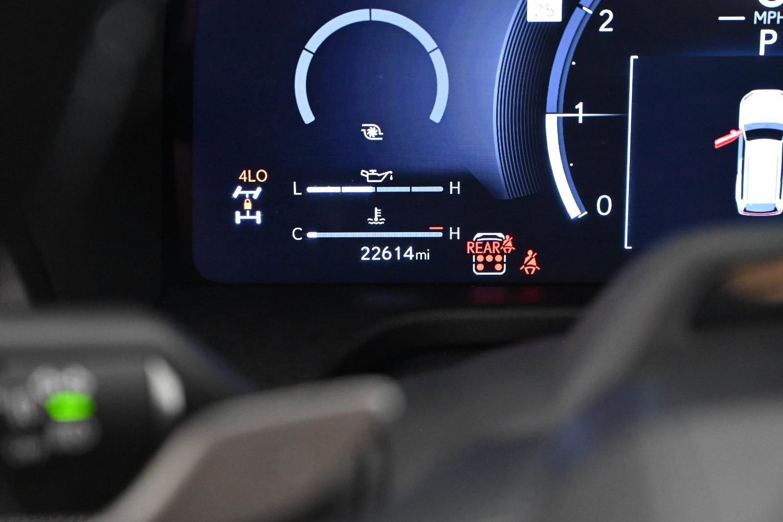 Used 2025 Lexus GX 550 w/ Accessory Package (2T) image 16