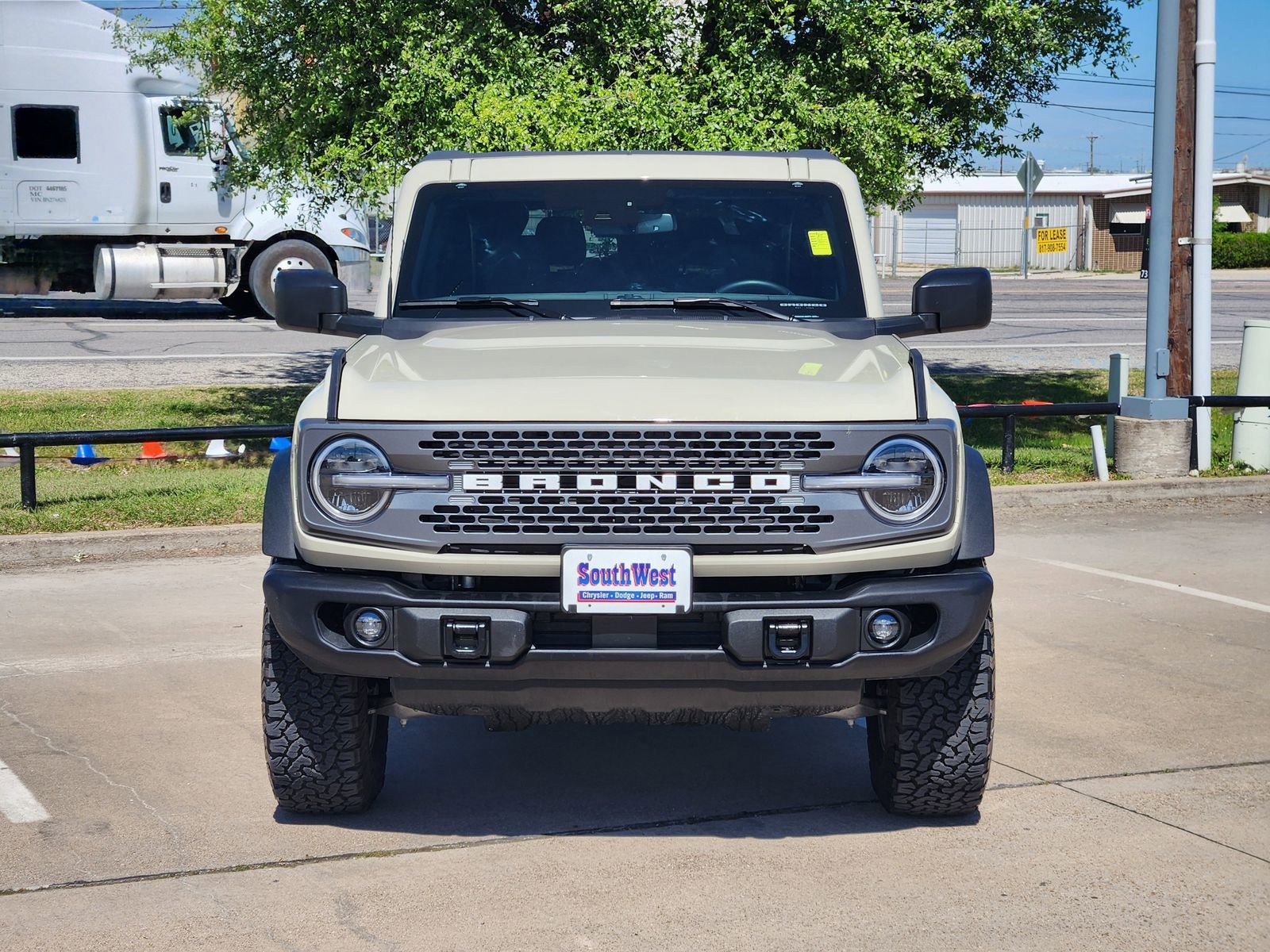 Used 2025 Ford Bronco Badlands AWD/4WD image 6