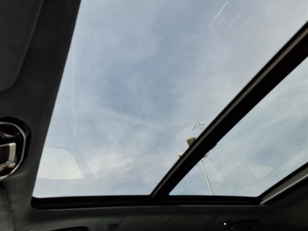 Used 2022 Jeep Grand Wagoneer Series II w/ Convenience Group III image 16