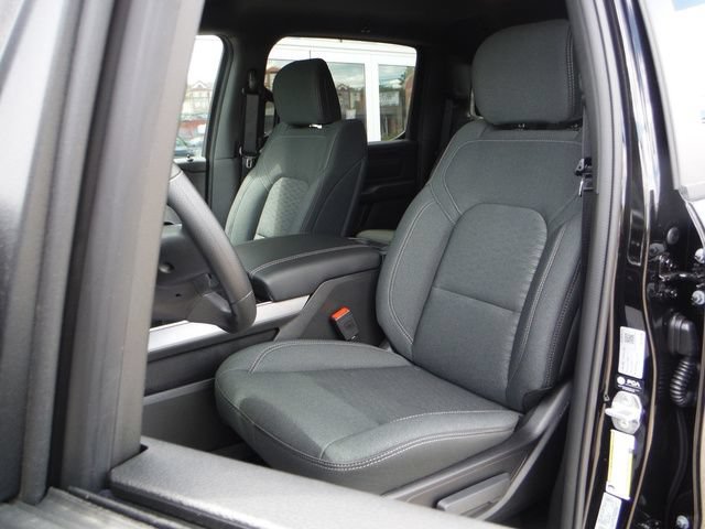 New 2026 RAM 1500 Express AWD/4WD image 4