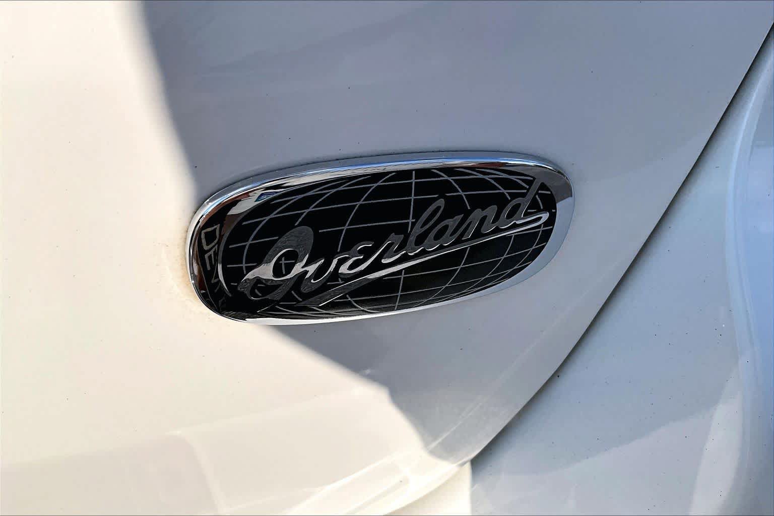 Used 2018 Jeep Grand Cherokee Overland AWD/4WD image 17