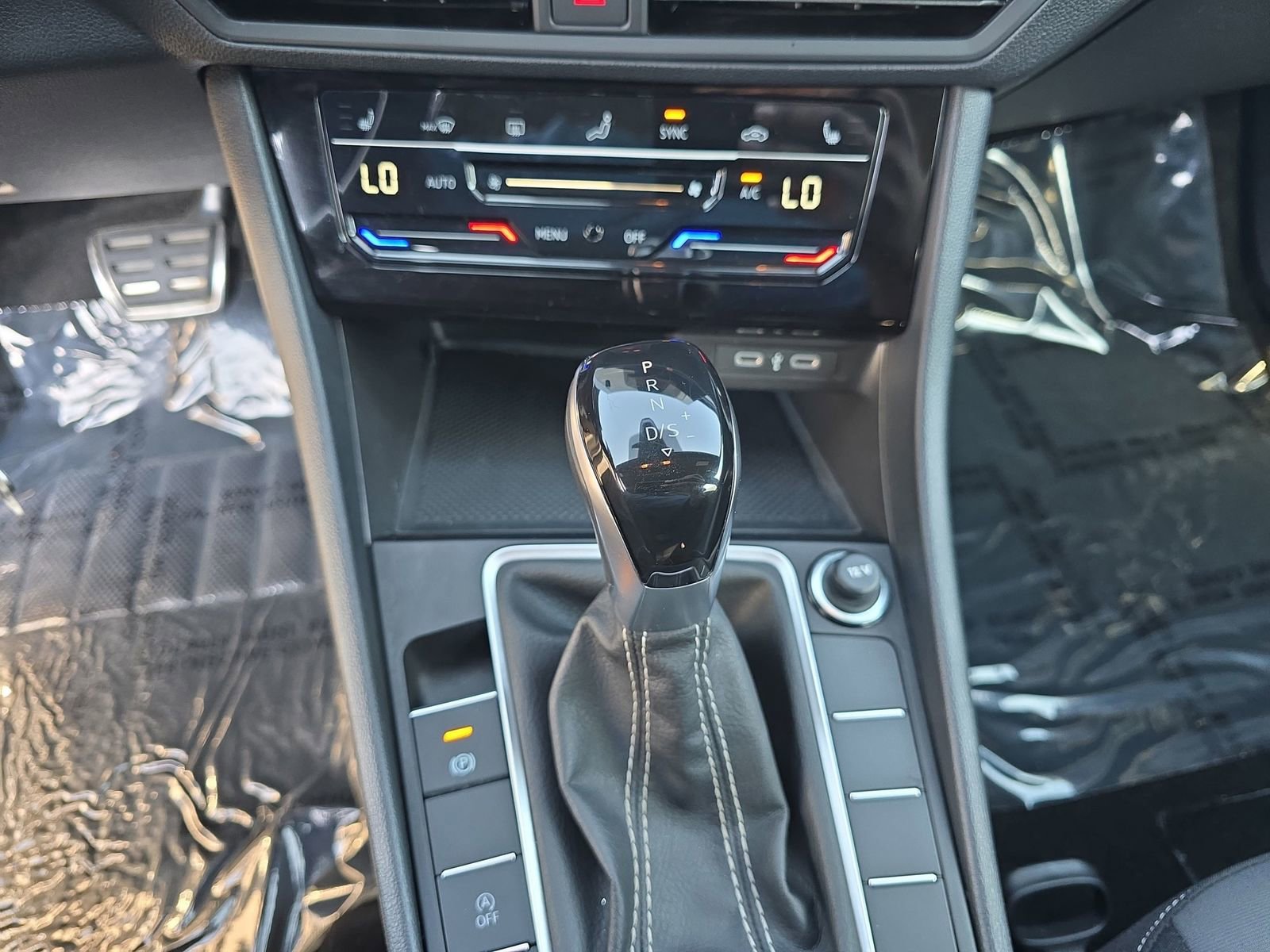 Used 2025 Volkswagen Jetta Sport image 27