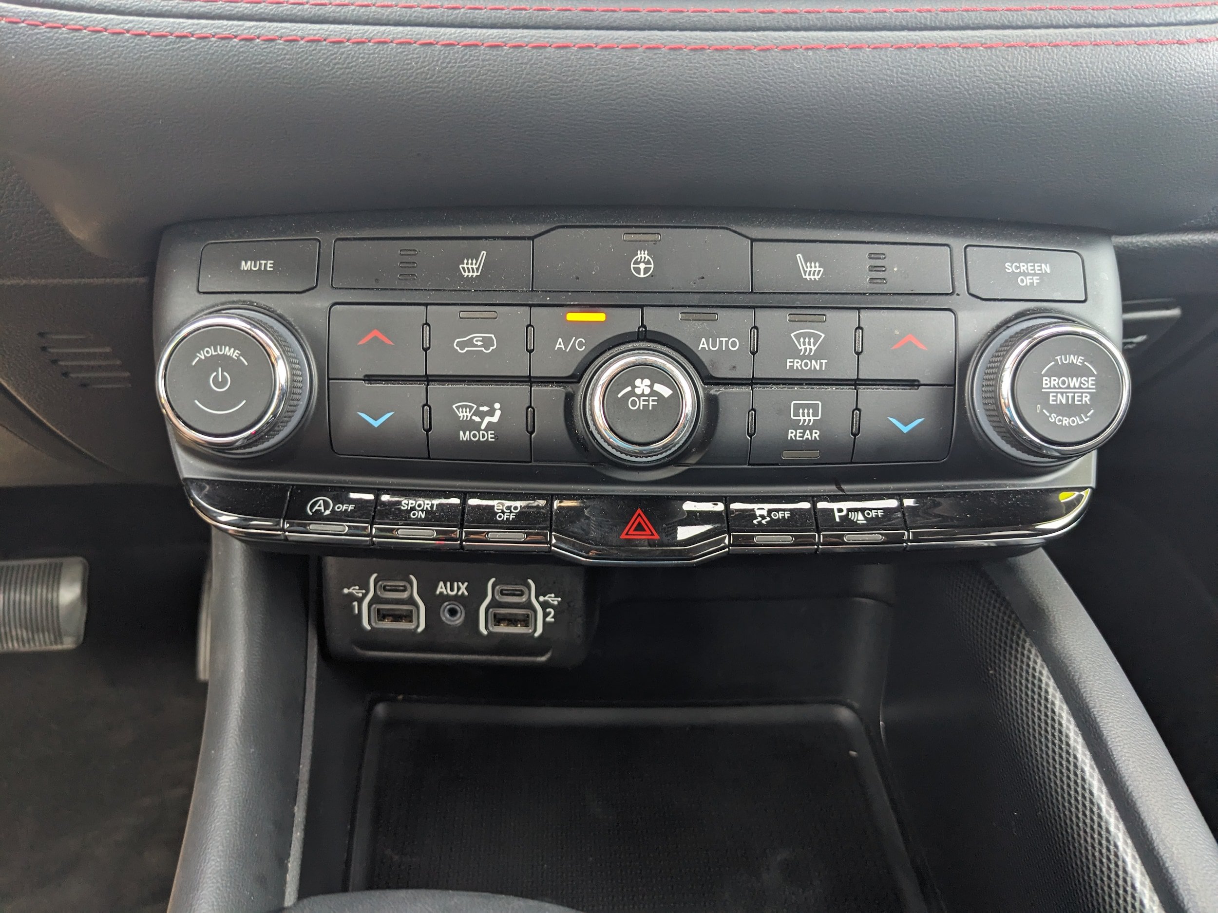 Used 2024 Dodge Durango GT w/ Blacktop Package AWD/4WD image 27