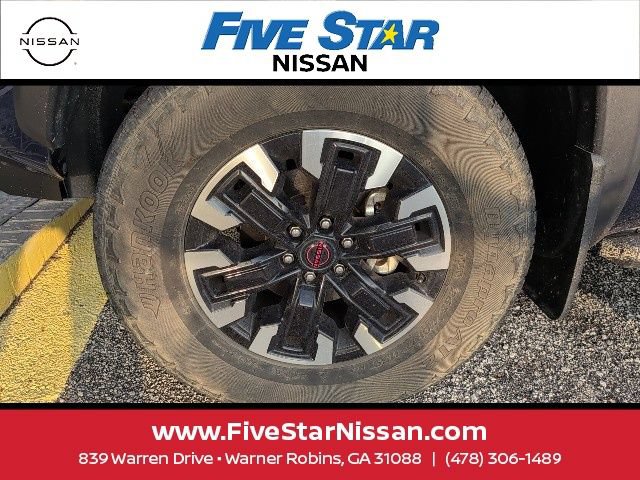 Used 2022 Nissan Frontier PRO-4X w/ Technology Package AWD/4WD image 9