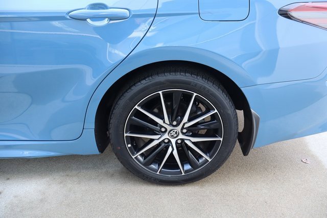 Used 2024 Toyota Camry SE image 6